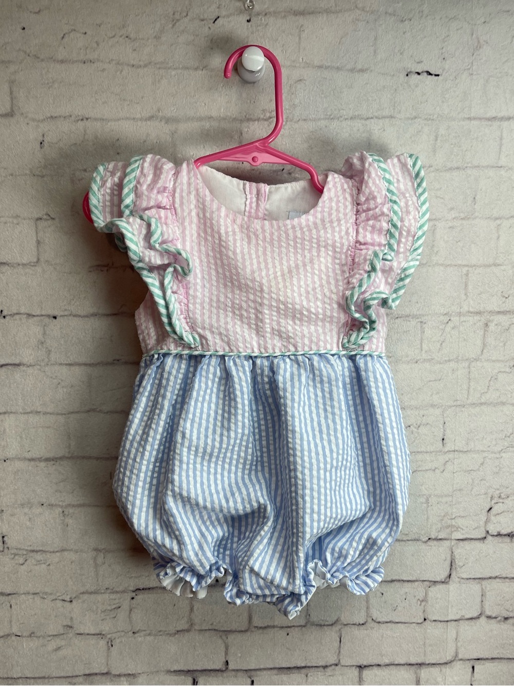 Sugar Dumplin Kids size 12M color block seersucker bubble romper